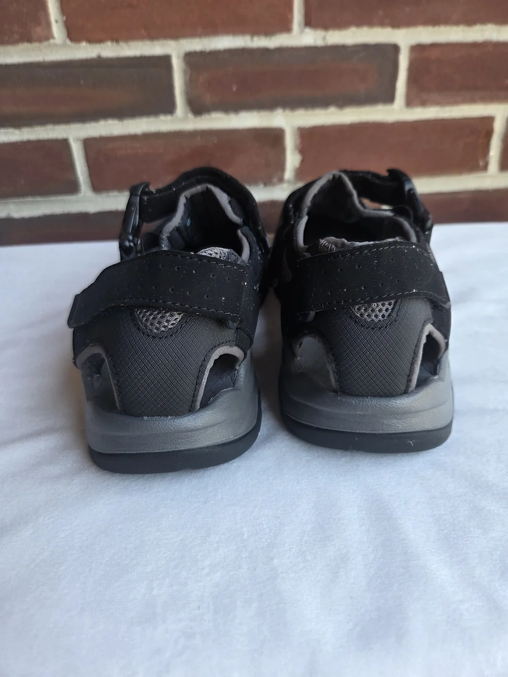 Teva men’s closed